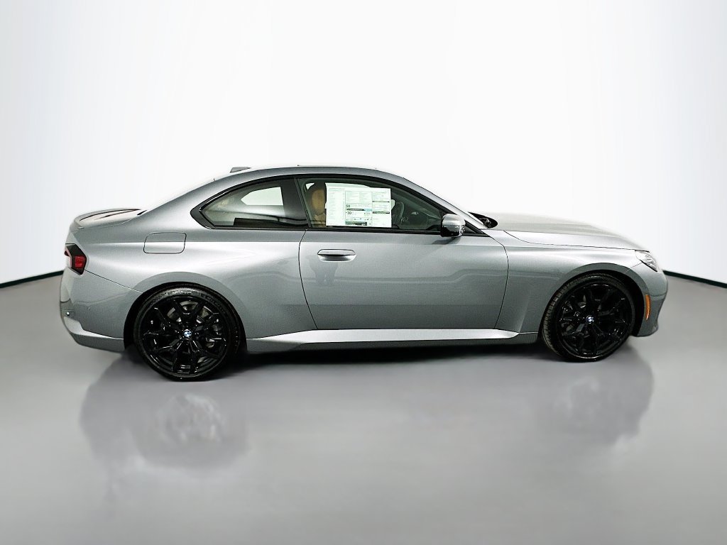 Used 2026 BMW 230i Coupe w/ M Sport Package RWD image 4