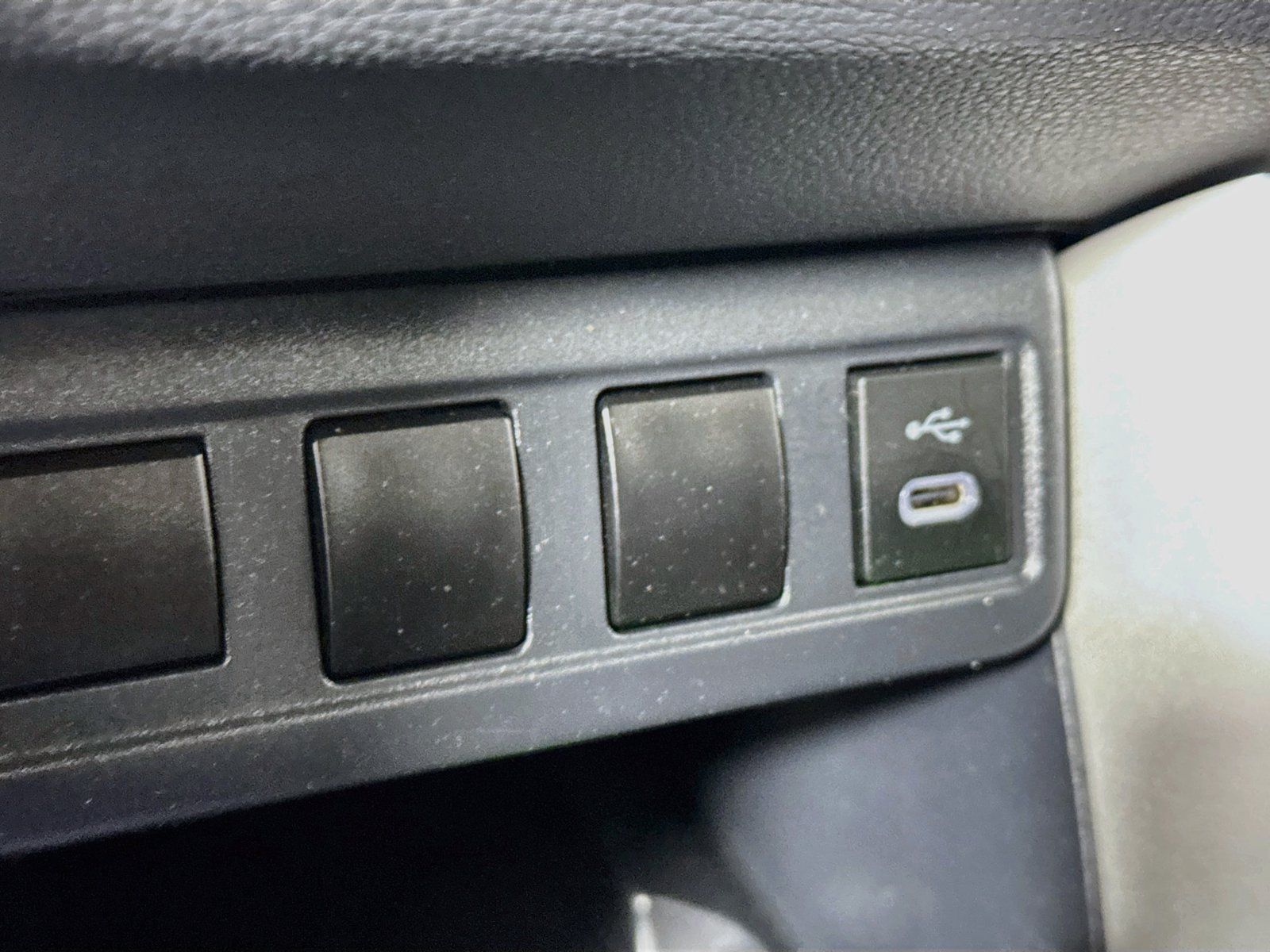 Used 2024 Toyota Corolla Cross AWD Hybrid image 19