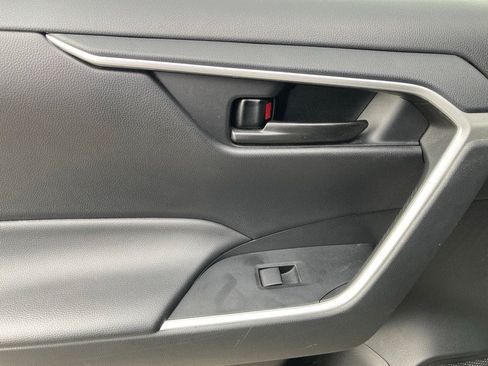 Used 2024 Toyota RAV4 LE FWD image 10
