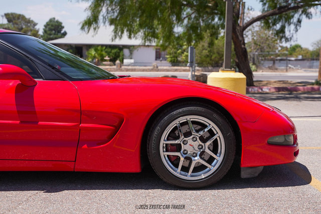 Used 1999 Chevrolet Corvette Coupe w/ Memory Pkg RWD image 11