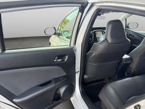 Used 2022 Toyota Prius Prime XLE FWD image 11