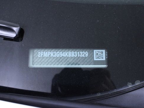 Used 2019 Ford Edge SE image 30