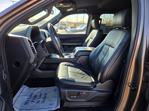 Used 2018 Ford Expedition XLT w/ Equipment Group 202A image 13