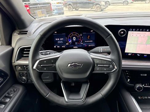 Used 2025 Chevrolet Suburban Z71 w/ Comfort Package image 15