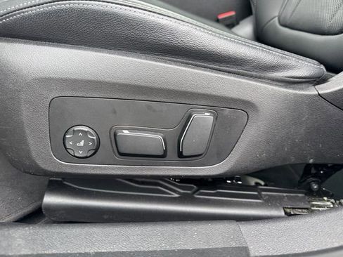 Used 2025 BMW 330i Sedan image 14