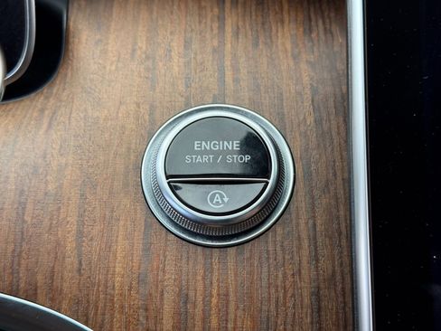 Used 2022 Mercedes-Benz C 300 Sedan w/ Exclusive Trim Package image 22