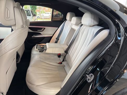 Certified 2025 Mercedes-Benz E 350 4MATIC Sedan image 17