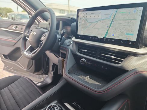 New 2025 Ford Explorer ST-Line w/ Premium Package image 31