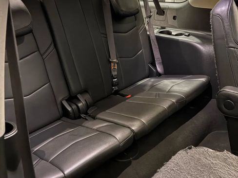 Used 2015 Cadillac Escalade ESV Luxury AWD/4WD image 18