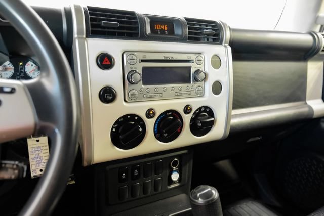 Used 2012 Toyota FJ Cruiser 2WD w/ Convenience Pkg image 29