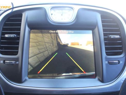 Used 2017 Chrysler 300 Limited image 24