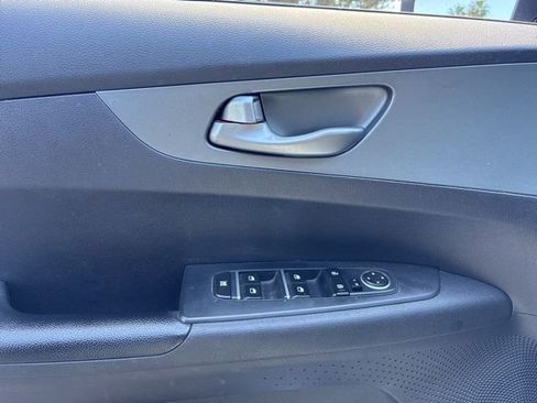 Used 2021 Kia Forte LXS image 9