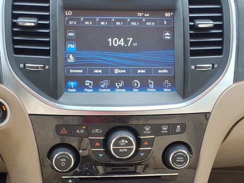 Used 2014 Chrysler 300 w/ Driver Convenience Group RWD image 7