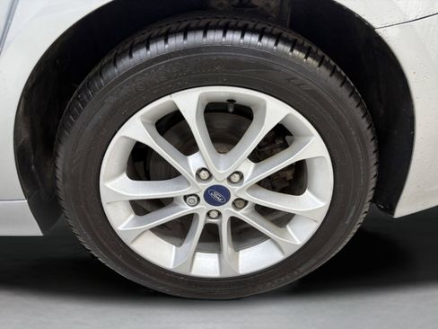 Used 2020 Ford Fusion SE image 32