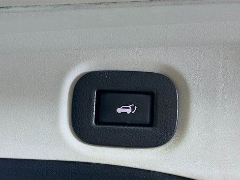 Used 2020 Nissan Rogue SV image 27