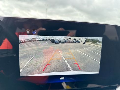 Used 2025 Chevrolet Equinox LT AWD/4WD image 22