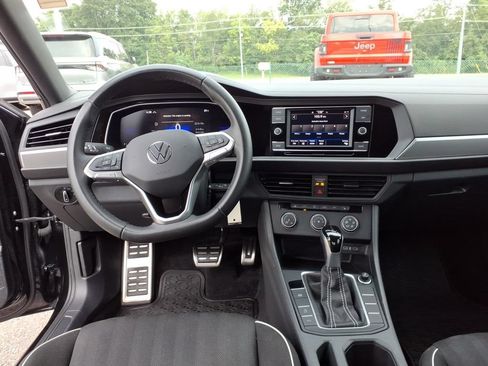 Used 2024 Volkswagen Jetta Sport FWD image 6