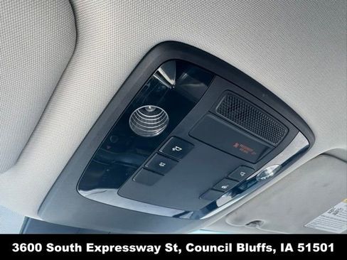 Used 2024 Kia Carnival LX FWD image 29
