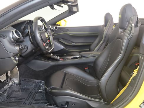 Used 2022 Ferrari Portofino M RWD image 12