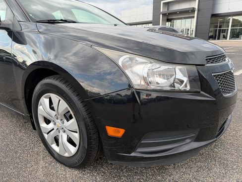 Used 2014 Chevrolet Cruze LS FWD image 10