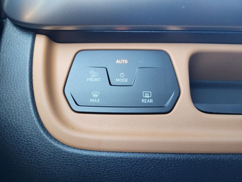 New 2025 Volkswagen ID. Buzz Pro S image 13