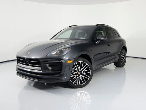 Certified 2026 Porsche Macan AWD/4WD image 6