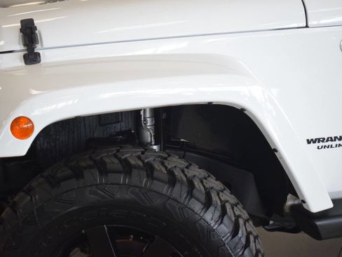 Used 2014 Jeep Wrangler Unlimited Sahara AWD/4WD image 16