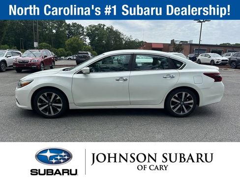 Used 2017 Nissan Altima 2.5 SR FWD image 5