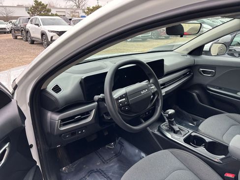 Used 2025 Kia K4 LXS image 34