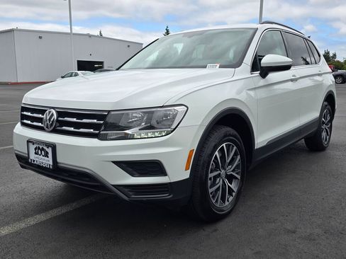Used 2020 Volkswagen Tiguan SE image 8