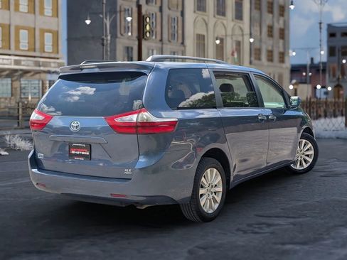 Used 2015 Toyota Sienna XLE AWD/4WD image 7