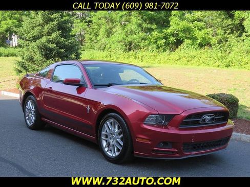 Used 2013 Ford Mustang Premium RWD image 3