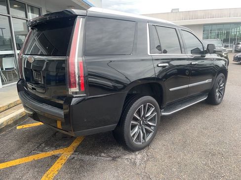 Used 2020 Cadillac Escalade Luxury RWD image 5