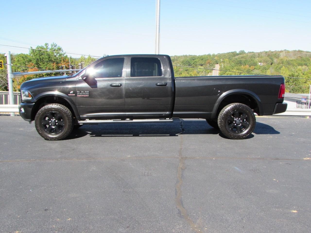 Used 2017 RAM 3500 Laramie w/ Sport Appearance Group AWD/4WD image 4