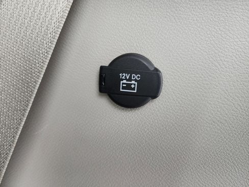 Used 2024 Chrysler Pacifica Touring-L image 28