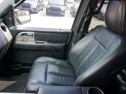 Used 2017 Ford Expedition EL XLT w/ Equipment Group 201A RWD image 30