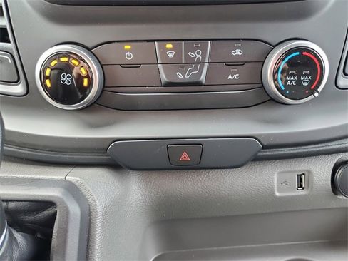 New 2025 Ford Transit 250 148 Medium Roof image 31