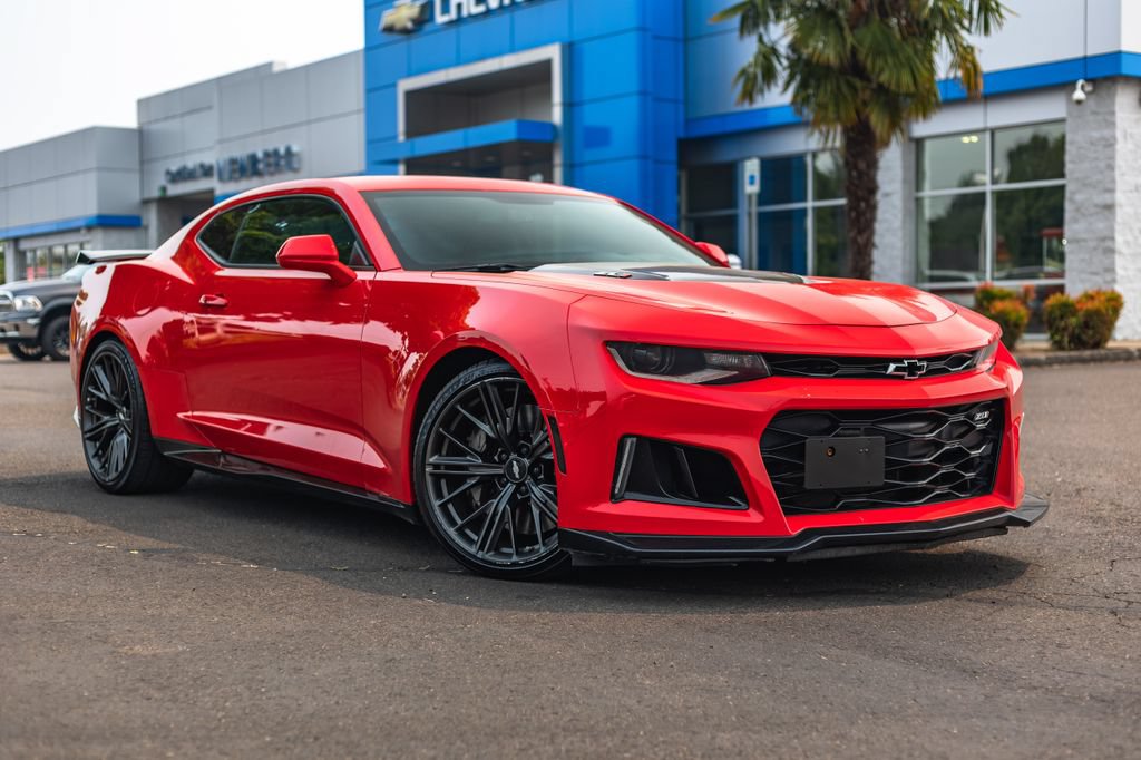 Used 2018 Chevrolet Camaro ZL1 RWD image 1
