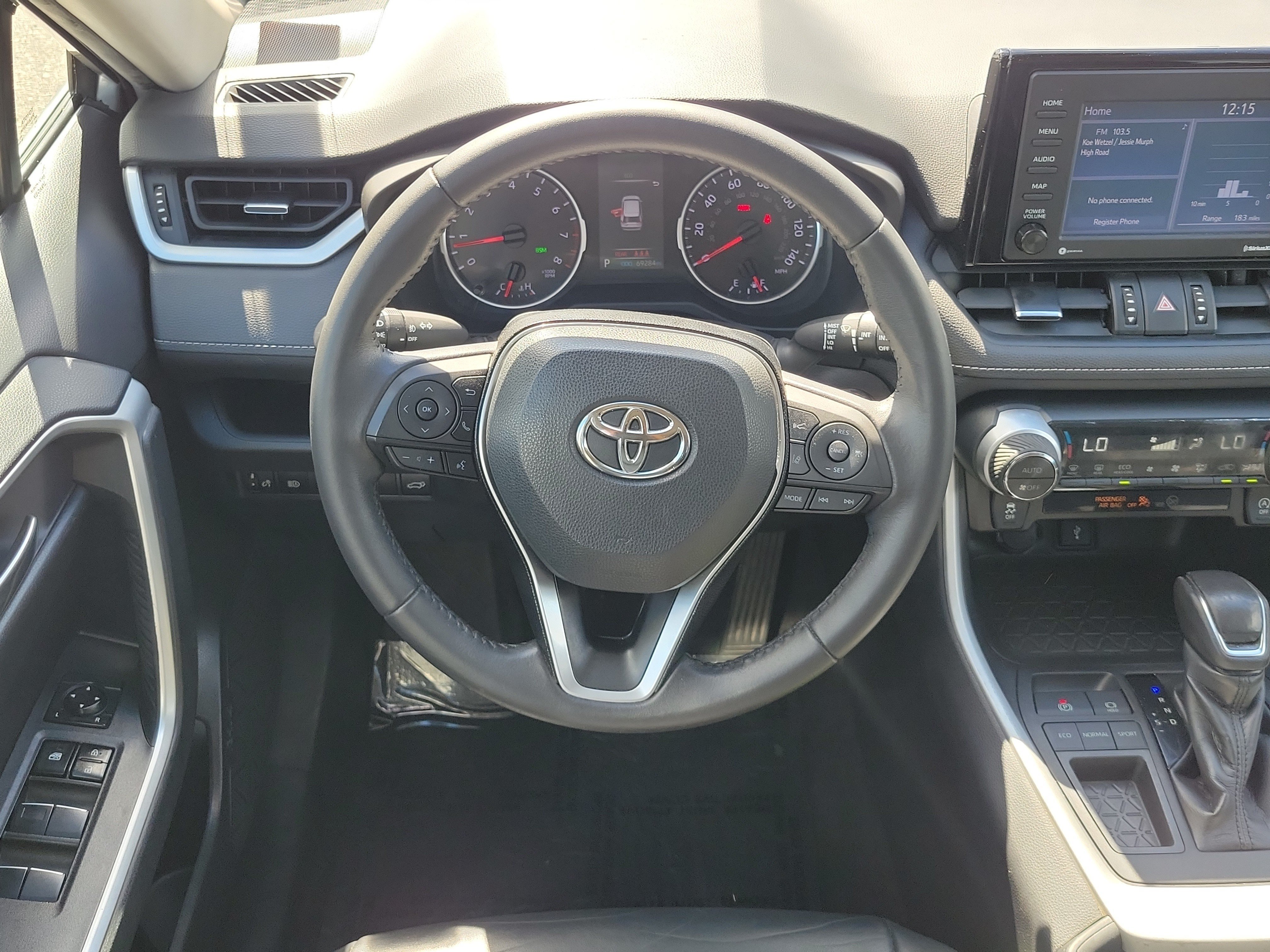 Used 2021 Toyota RAV4 XLE Premium FWD image 18