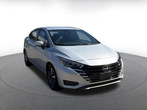 Used 2025 Nissan Versa SV FWD image 3