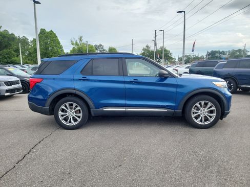 Used 2020 Ford Explorer XLT w/ Equipment Group 202A AWD/4WD image 5