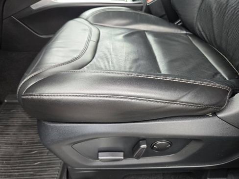 Used 2023 Ford Explorer Platinum w/ Technology Package RWD image 23