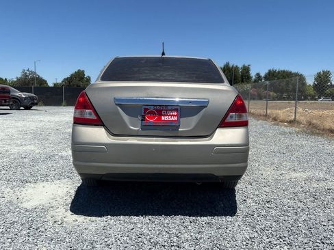 Used 2009 Nissan Versa 1.8 S FWD image 8