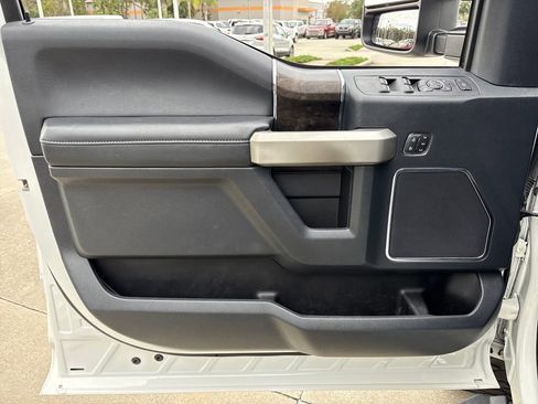 Used 2022 Ford F250 Lariat w/ Lariat Ultimate Package image 17