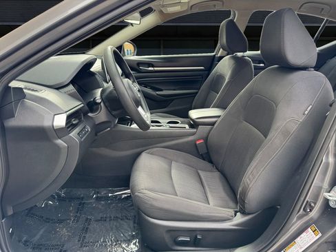 Used 2021 Nissan Altima 2.5 SV FWD image 14