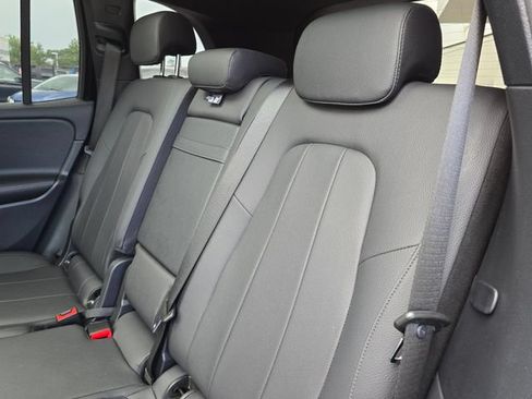 Used 2023 Mercedes-Benz GLB 250 4MATIC image 30