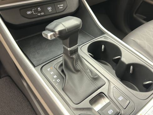 Used 2025 Kia Carnival FWD image 19
