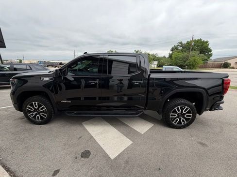 Used 2024 GMC Sierra 1500 AT4 w/ Technology Package AWD/4WD image 11