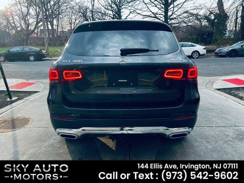 Used 2021 Mercedes-Benz GLC 300 4MATIC image 5