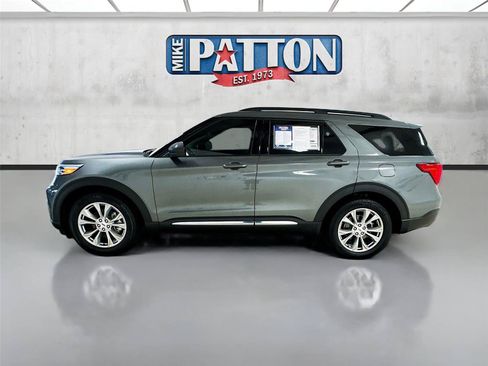 Used 2023 Ford Explorer XLT w/ Equipment Group 202A RWD image 4